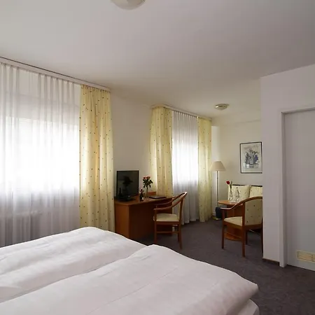 Rosenhotel Hotell 3*